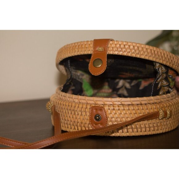 Authentic Bali Rattan Round Bag – Handwoven Ata Boho Purse with Batik Lining - Picture 5 of 16